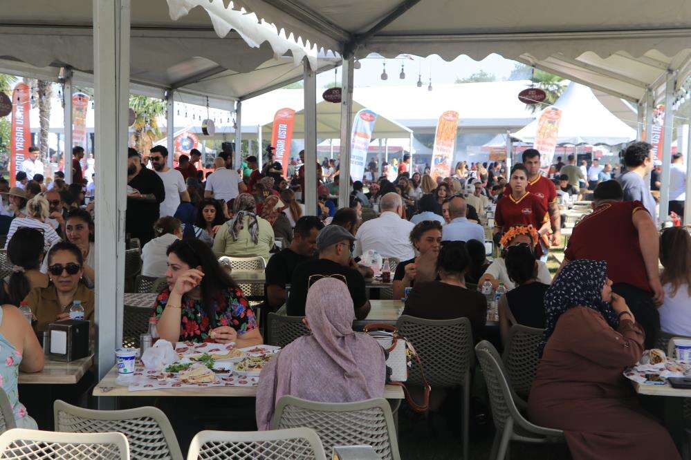 Adana Lezzet Festivali'ne Konyalı akını! Her yıl gidiyor, birini bile kaçırmamış 12